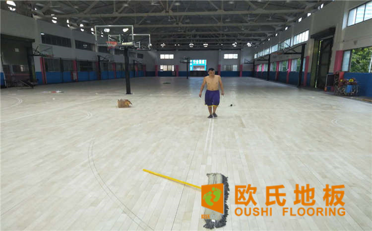 新疆體育木地板廠家批發