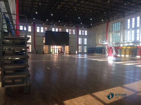 五角楓籃球館木地板怎么保養？