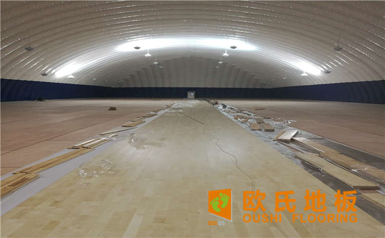 20厚羽毛球館木地板結構