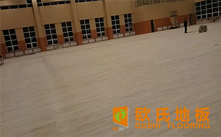 硬木企口運動籃球地板廠家哪家好？
